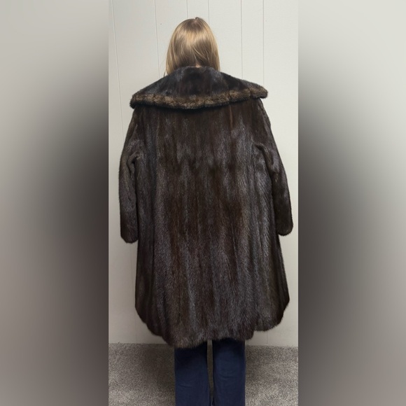 Vintage Hudson’s Mohangandy Women's Mink Fur Coat, Excellent Condition, Cleaned. - Picture 14 of 14